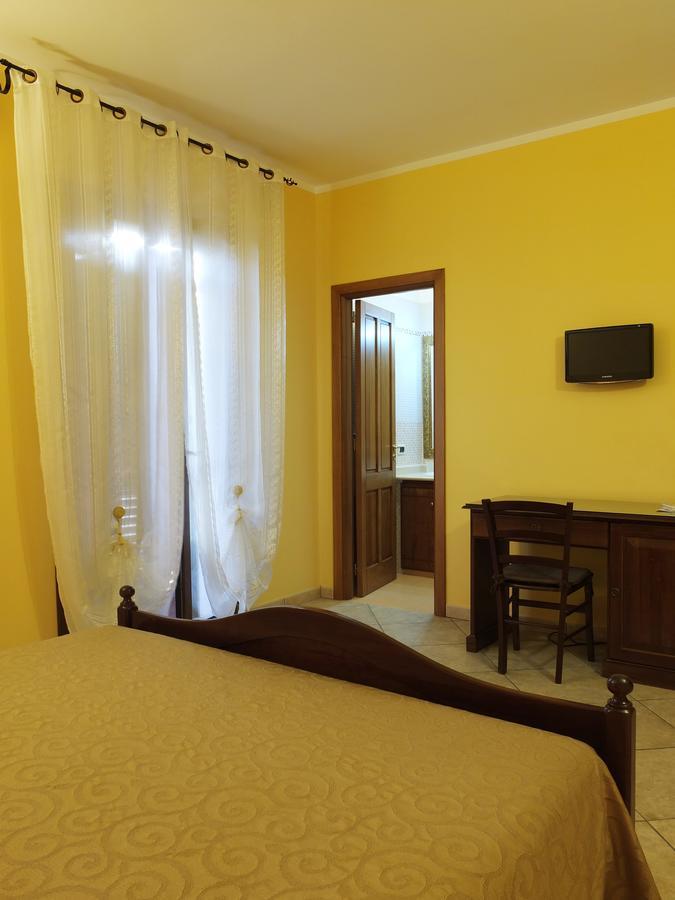 Standard Family Room,656961690:JPEG